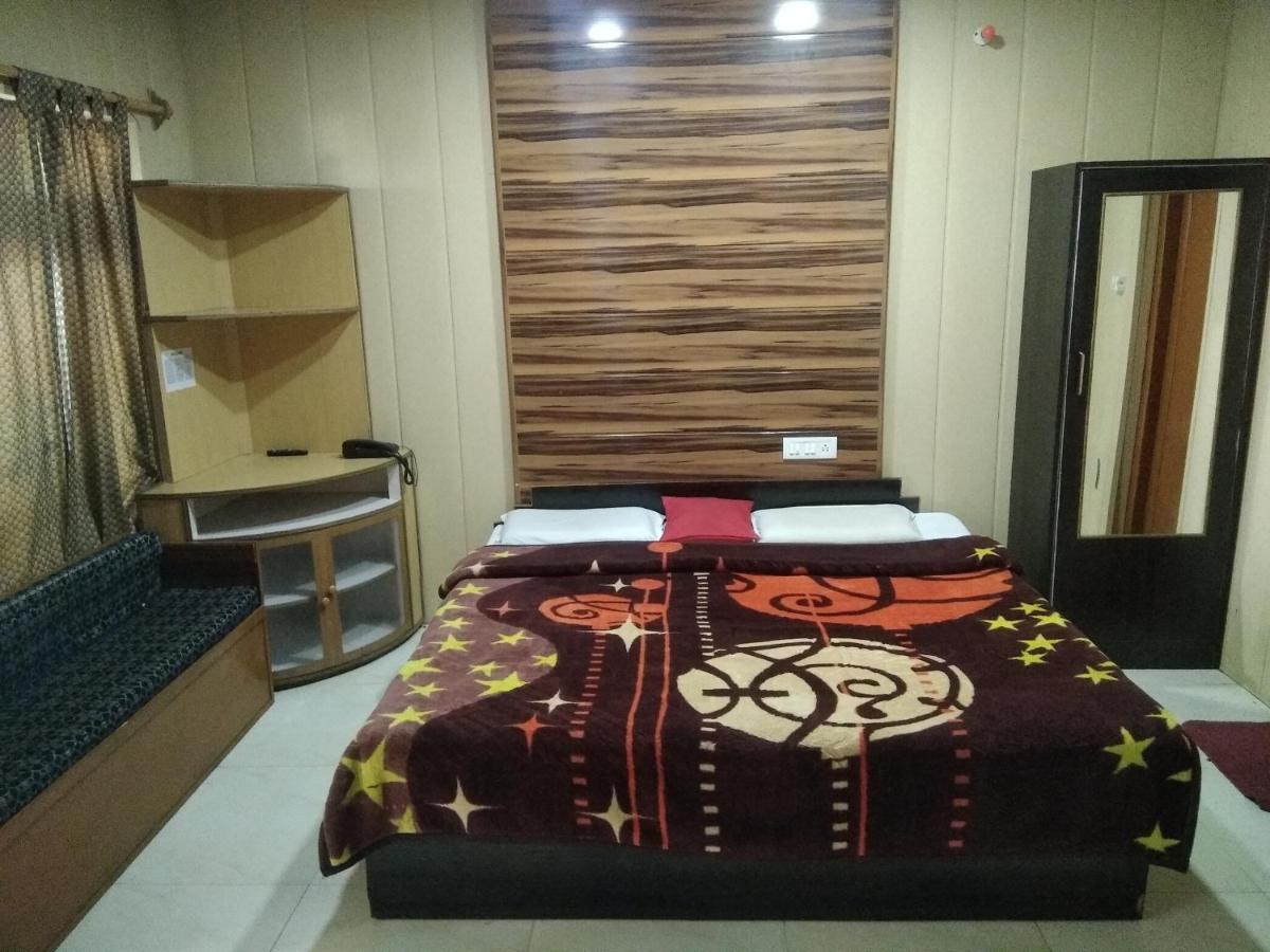 Hotel Neelam Raj Nainital Exterior photo